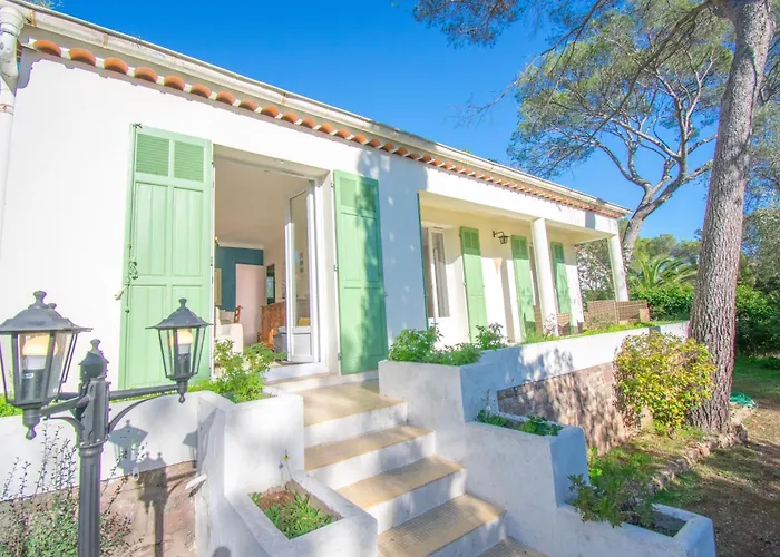 House 8 People Garden Close To The Sea St-raphael Saint-Raphaël