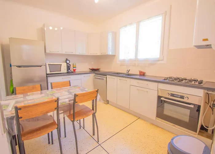 Vakantiehuis House 8 People Garden Close To The Sea St-raphael