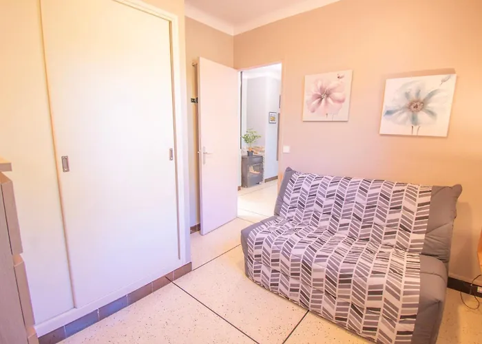 House 8 People Garden Close To The Sea St-raphael Vakantiehuis