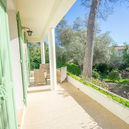 House 8 People Garden Close To The Sea St-raphael Feriehus Saint-Raphaël