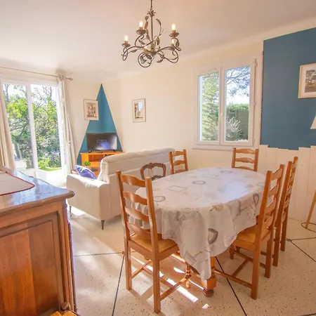 House 8 People Garden Close To The Sea St-raphael Saint-Raphaël