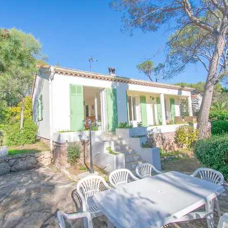 House 8 People Garden Close To The Sea St-raphael Feriehus *