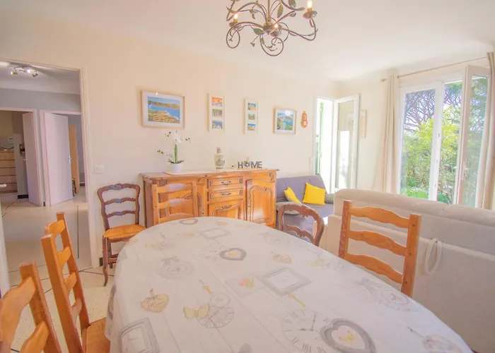 House 8 People Garden Close To The Sea St-raphael