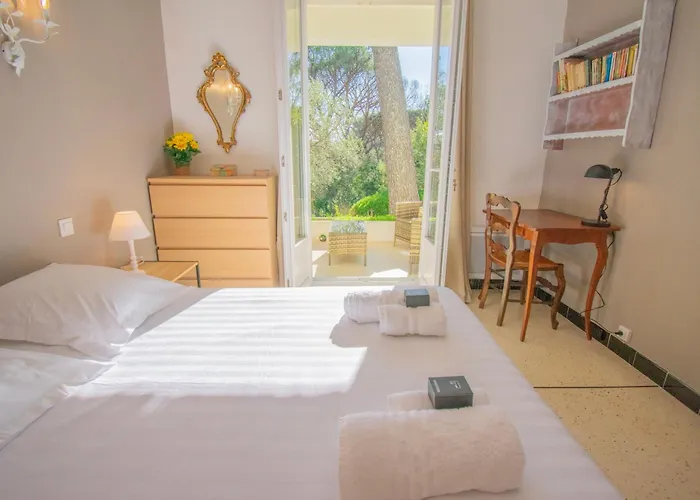 House 8 People Garden Close To The Sea St-raphael Feriehus