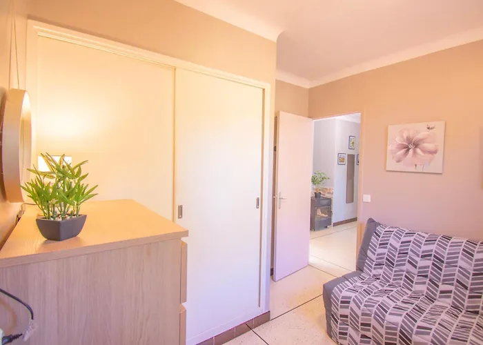 House 8 People Garden Close To The Sea St-raphael * Saint-Raphaël